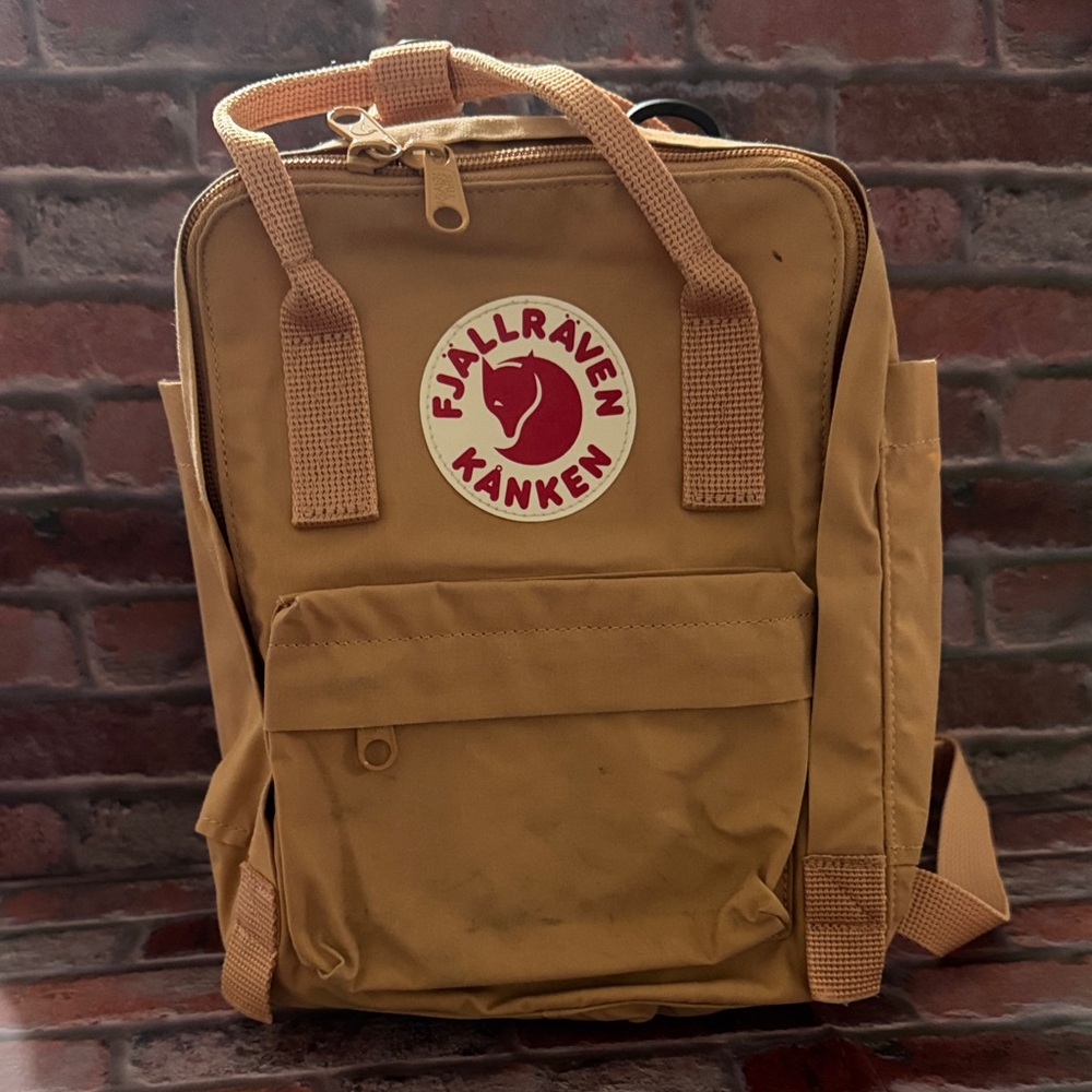 Fjallraven Kånken Ochre mini Backpack